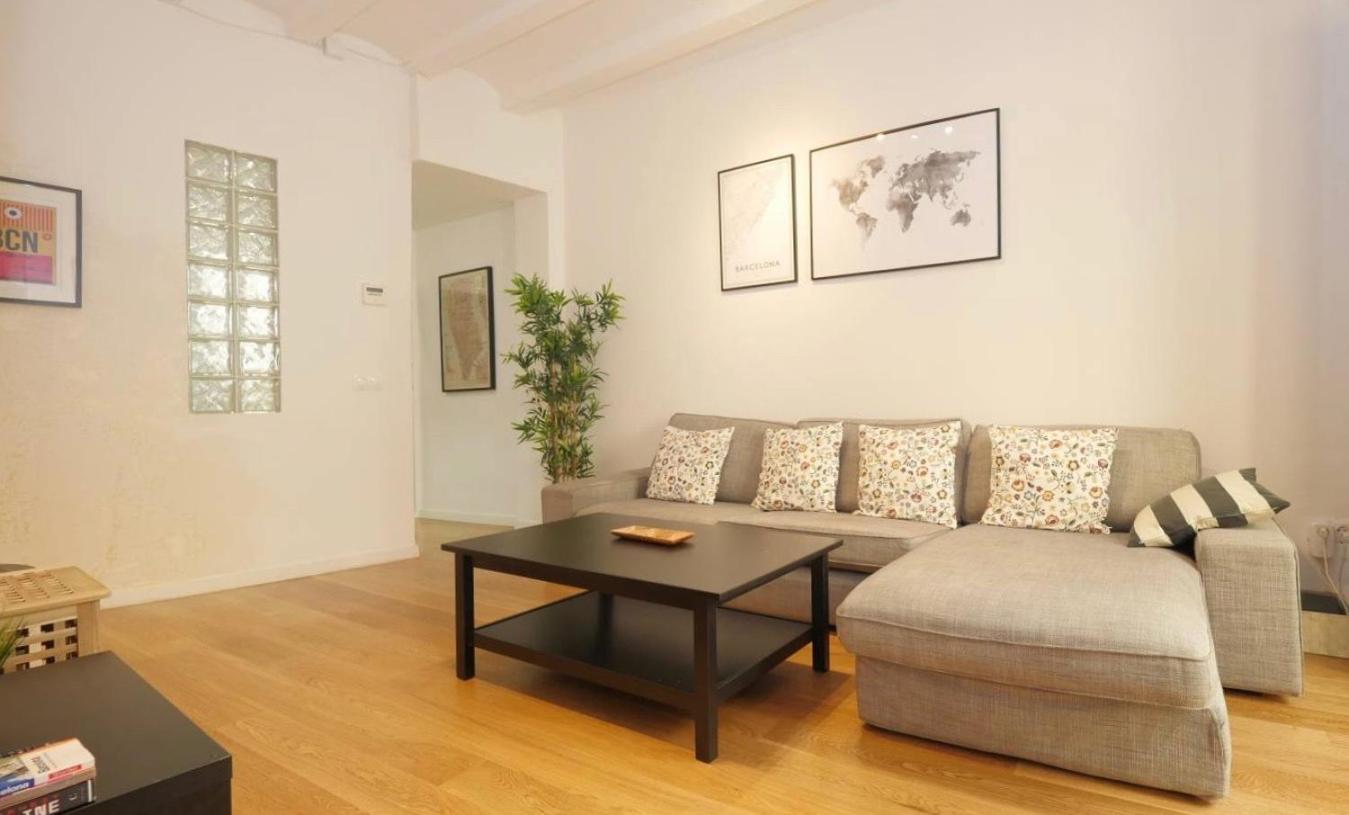 Unique Living Born Apartments & Studios Barcelona Bagian luar foto