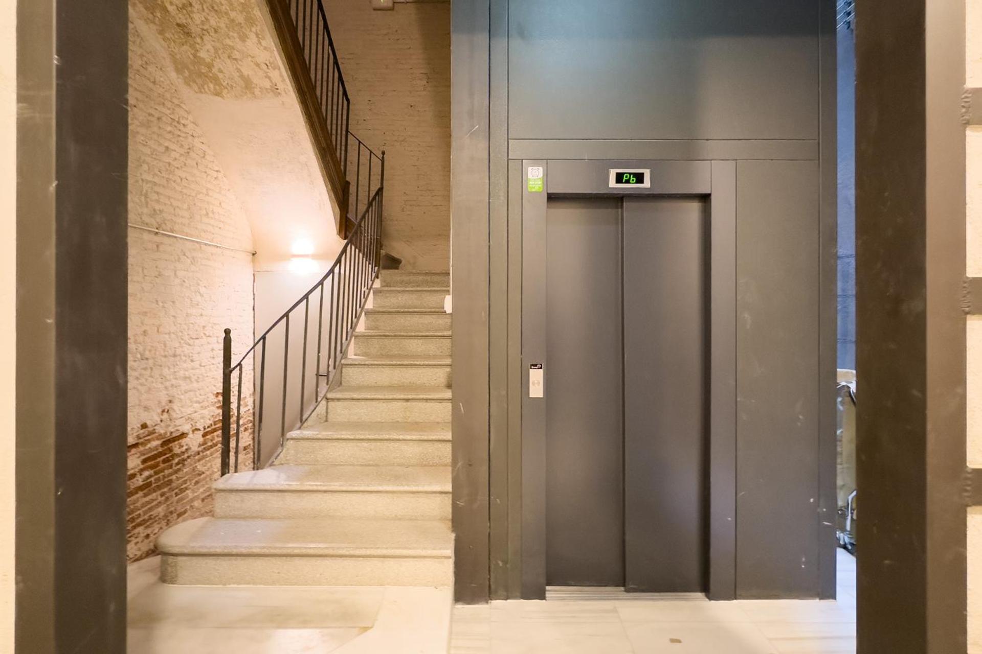 Unique Living Born Apartments & Studios Barcelona Bagian luar foto