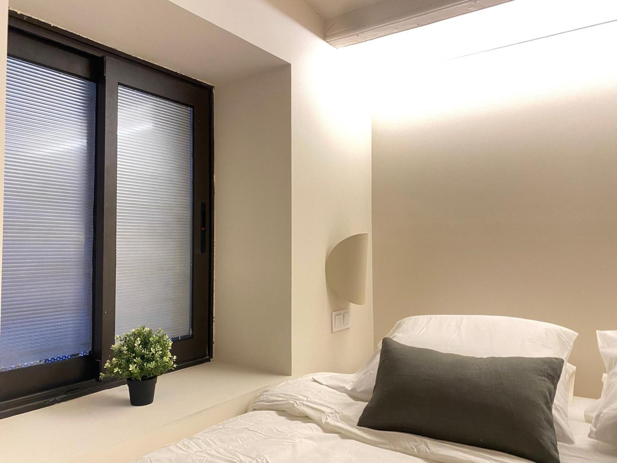 Unique Living Born Apartments & Studios Barcelona Bagian luar foto
