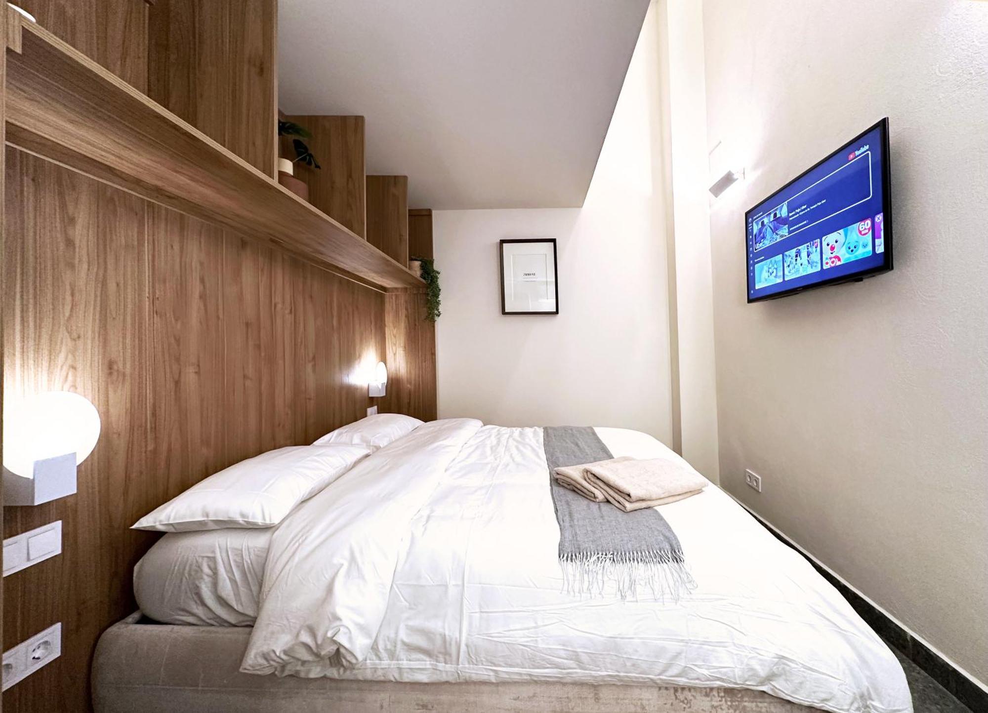 Unique Living Born Apartments & Studios Barcelona Bagian luar foto