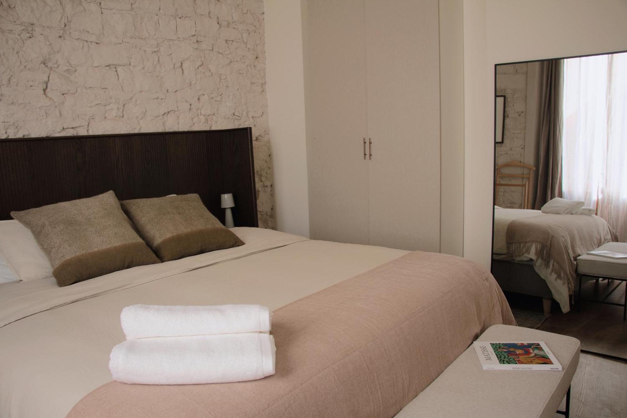 Unique Living Born Apartments & Studios Barcelona Bagian luar foto