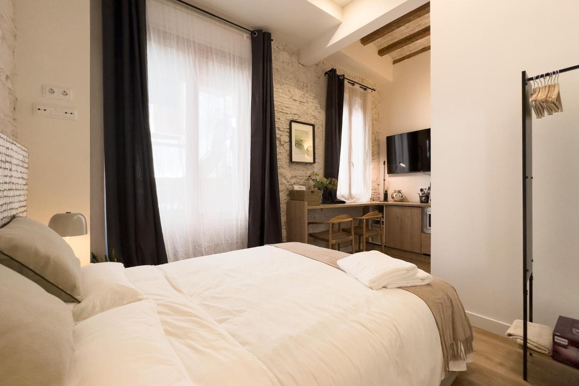 Unique Living Born Apartments & Studios Barcelona Bagian luar foto