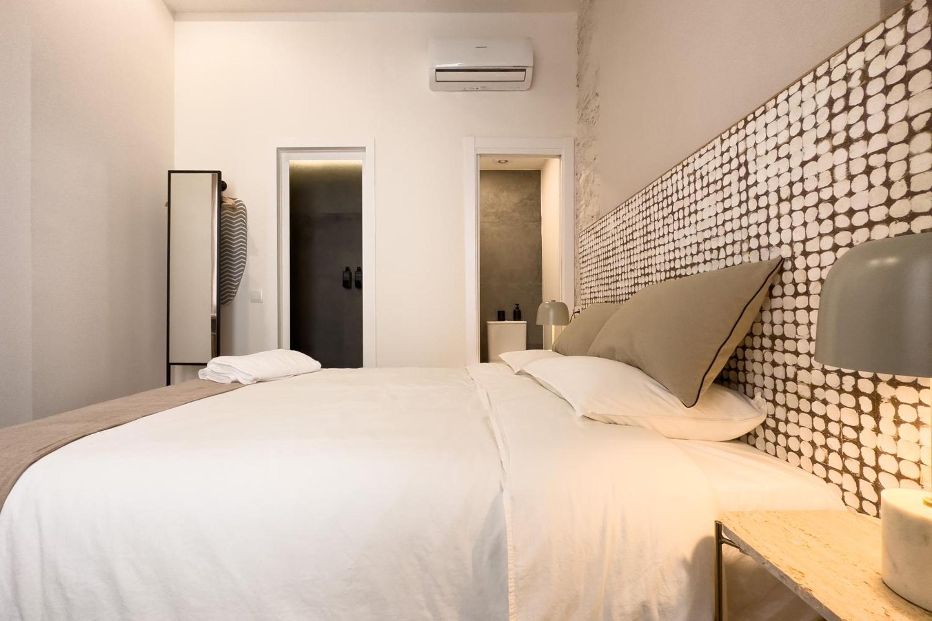 Unique Living Born Apartments & Studios Barcelona Bagian luar foto